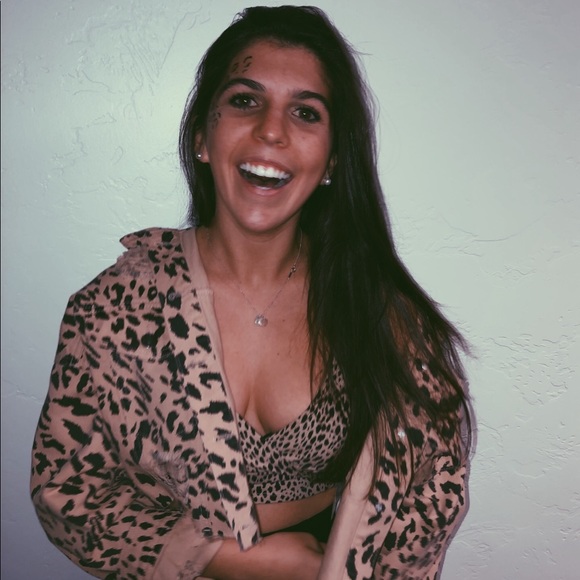 Meet your Posher, Halley - Picture 1 of 1